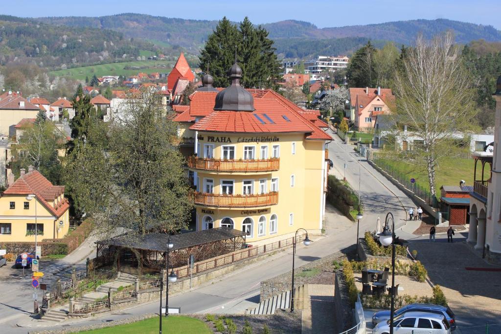 Lazensky Lecebny Dum Praha Hotel Luhacovice Luaran gambar