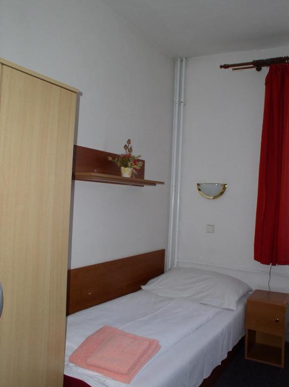 Lazensky Lecebny Dum Praha Hotel Luhacovice Bilik gambar
